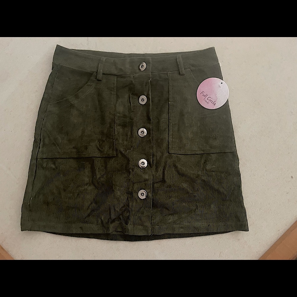 Full Circle Corduroy Olive green skirt M NWT
